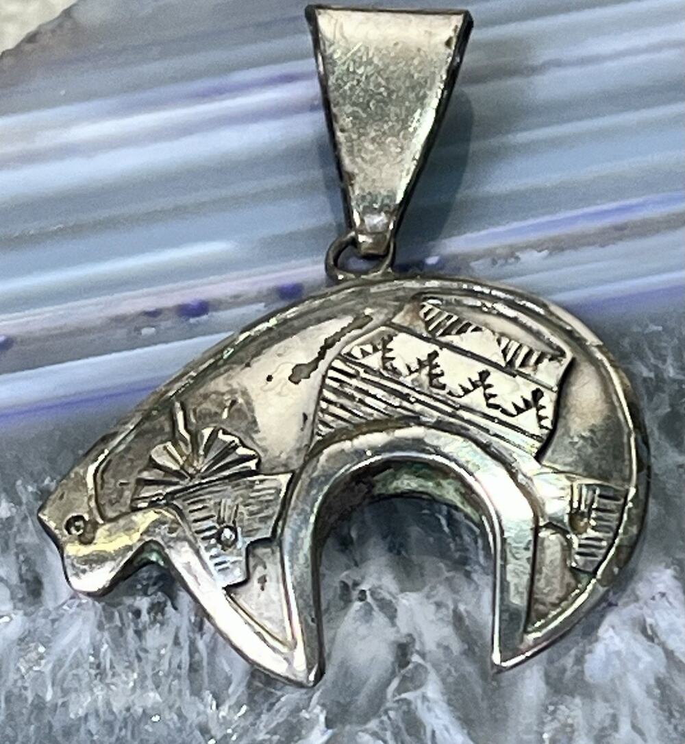 Vintage Native American Sterling Silver STORYTELLER Handmade BEAR FETISH Pendant